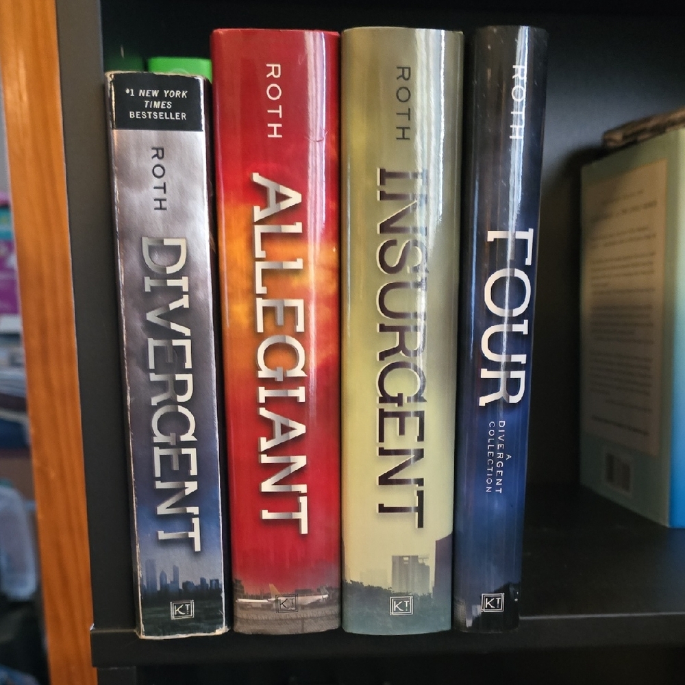 Book Set - Divergent Series in Multicolor